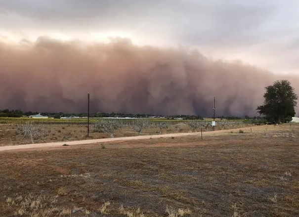 Badai Debu Terjang Victoria Australia