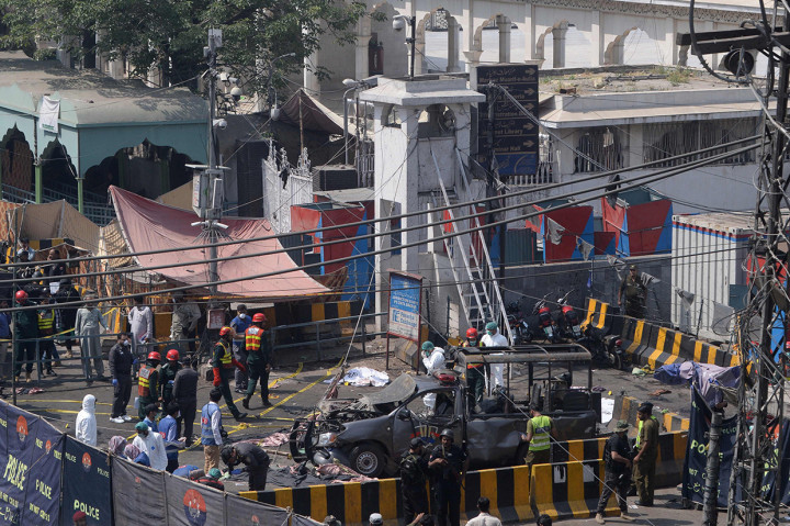 Lima Orang Tewas dalam Ledakan di Kuil Sufi Pakistan