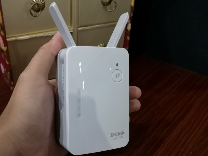 D-Link AC1200 WiFi Range Extender, Canggih Dukung Dual Band