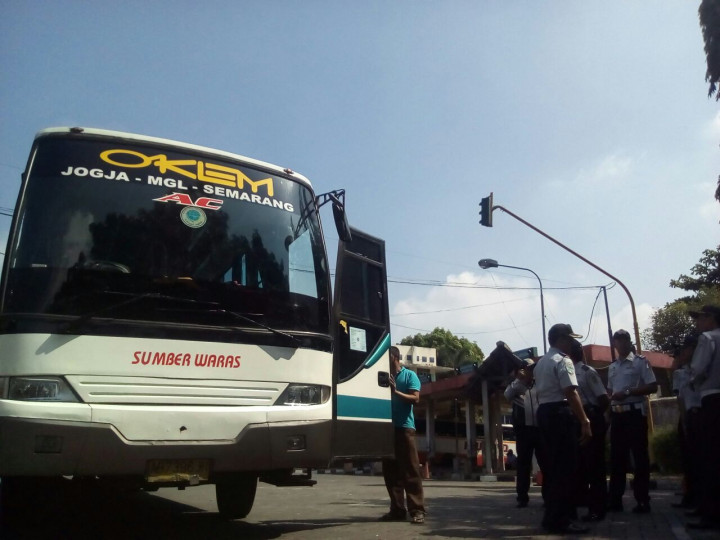 Polisi Uji Kelaikan Sopir dan Kendaraan Sidoarjo