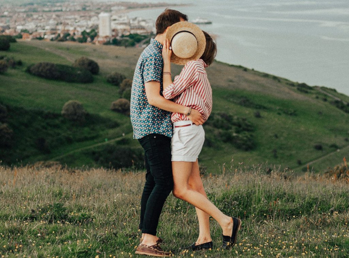 Reaksi yang Terjadi pada Tubuh ketika Berciuman