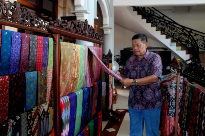 Berkah Ramadan untuk Penenun Sarung di Jepara