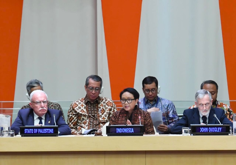 Menlu Retno Marsudi memimpin pertemuan informal DK PBB mengenai Palestina. (Foto: Dok.Kemenlu RI).
