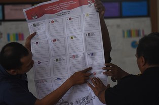 <i>Real Count</i> 02 Disebut Tak Punya Pertanggungjawaban Akademik