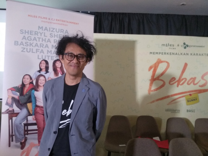 Riri Riza Sebut Film Bebas Tetap Punya Banyak Perbedaan dengan Sunny