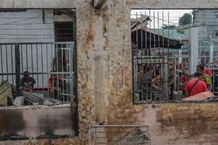 Tahanan Rutan Siak Dievakuasi ke Luar Wilayah