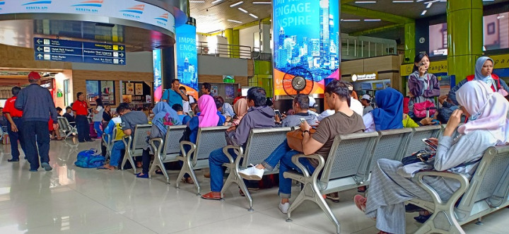 Kepadatan Stasiun Gambir-Pasar Senan Masih Normal