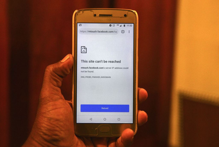 Sri Lanka Blokir Sementara Facebook dan WhatsApp