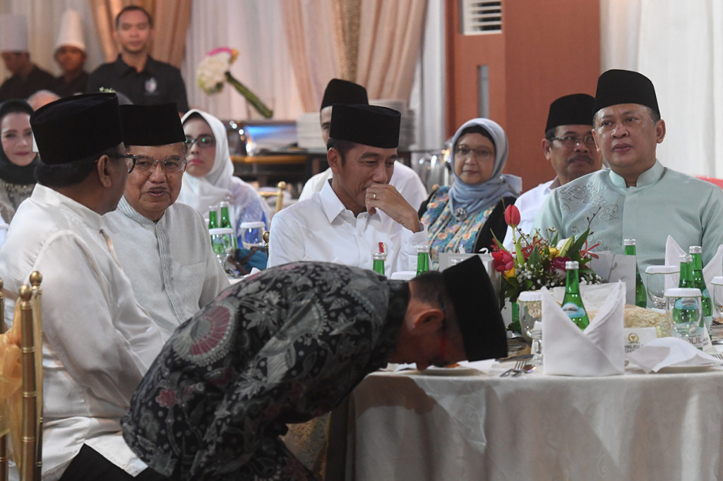 Jokowi Buka Bersama di Kediaman Ketua DPR