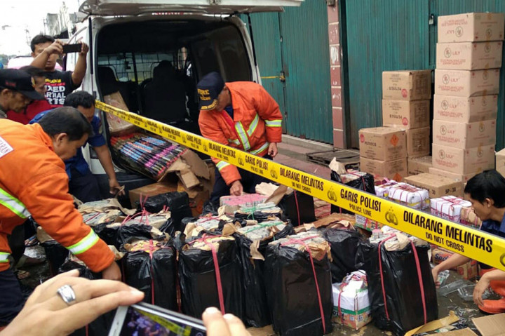 Petasan di Dalam Mobil Meledak, Lima Orang Terluka