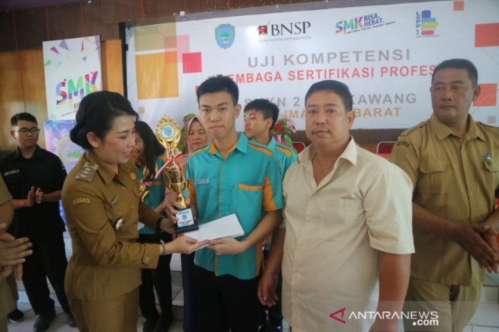 Raih Nilai 100 di UNBK Siswa Diganjar Bonus