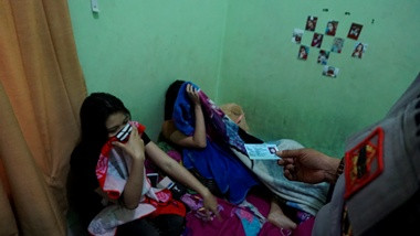 Gerebek Indekos, Petugas Tangkap Pasangan Konsumsi Sabu