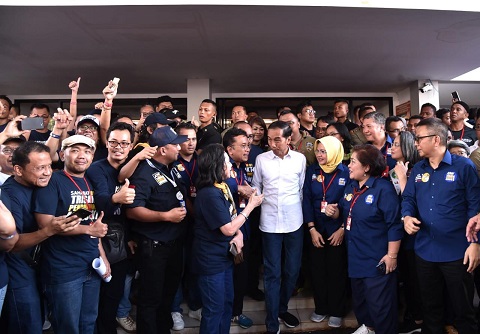 Jokowi Akan Memperhatikan Keluarga Korban Trisakti