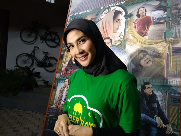 Lebaran Spesial Maudy Koesnaedi Bersama Keluarga Si Doel