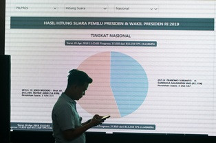 Bawaslu Perintahkan KPU Lanjutkan Situng