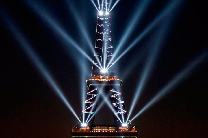 Menara Eiffel Rayakan Ulang Tahun ke-130