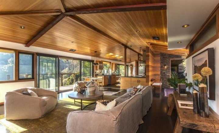 Rumah Aktris Black Panther Dilengkapi Pemandangan Ngarai