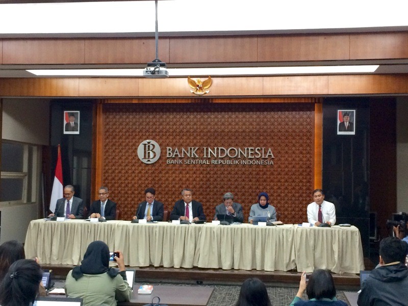 BI Governor Perry Warjiyo (center) (Photo:Medcom.ic/Husen Miftahudin)