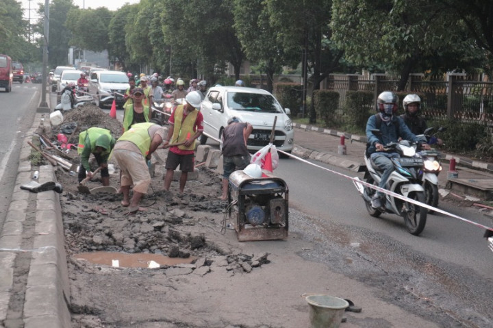 Perbaikan Jalan di Bekasi Ditargetkan Selesai H-10 Lebaran