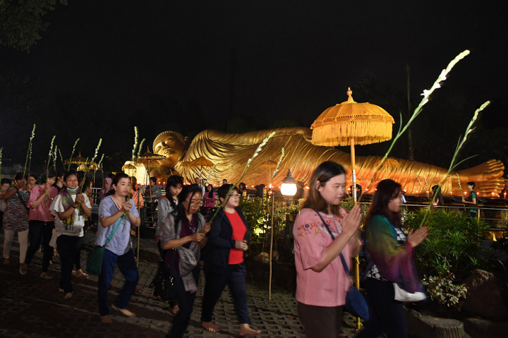 Peringatan Hari Raya Waisak di Trowulan