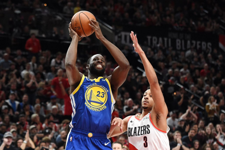 Draymond Green Bantu Warriors Atasi Trail Blazers