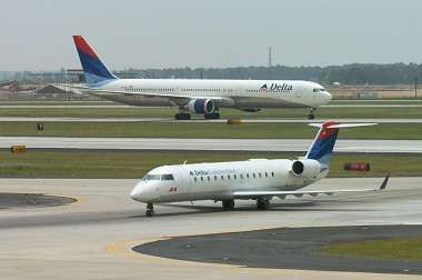 Bersitegang dengan Iran, AS Imbau Maskapai Waspadai Timteng