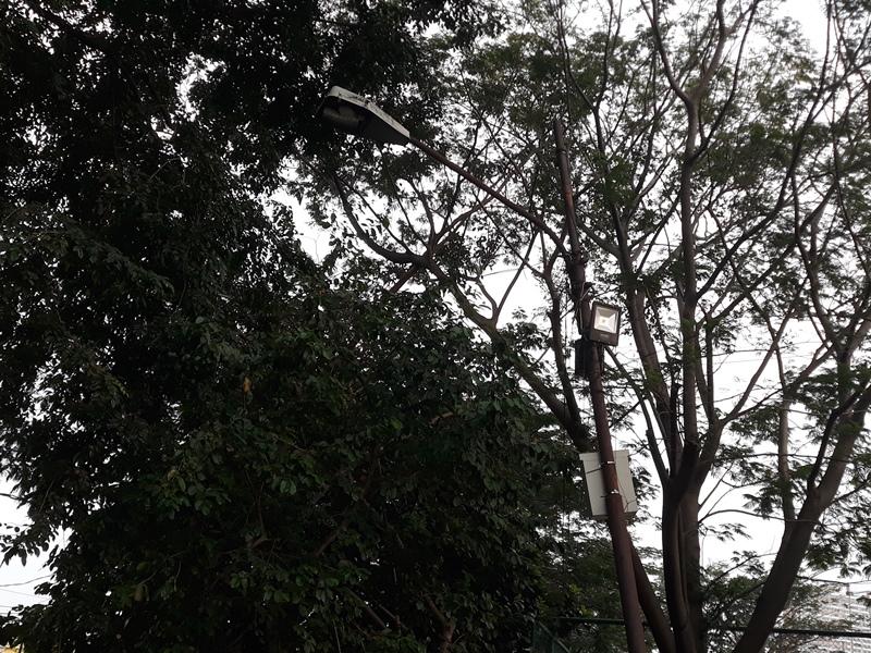 Salah satu lampu penerangan jalan di Tangerang