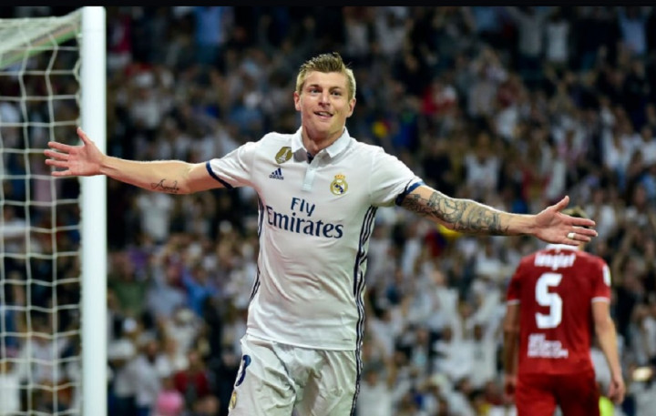 Toni Kroos Sepakat Tambah Masa Bakti di Real Madrid