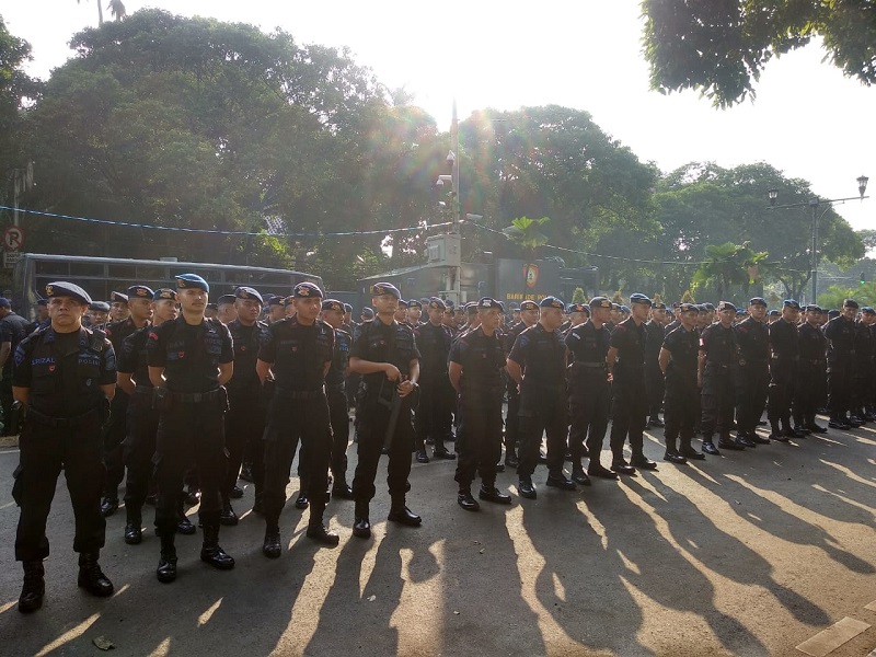 TNI-Polri Bersiaga Penuh di Gedung KPU