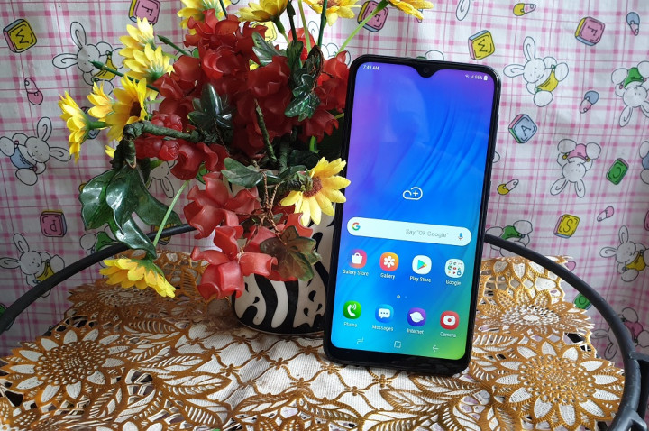 Samsung Galaxy M10, Terjangkau dengan Sentuhan High-End