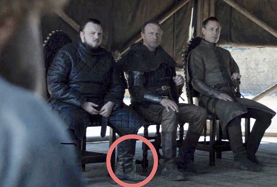 Botol air mineral di Game of Thrones (Foto: hbo)