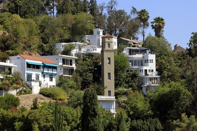 High Tower Court, Kompleks Hunian Eksklusif di Los Angeles
