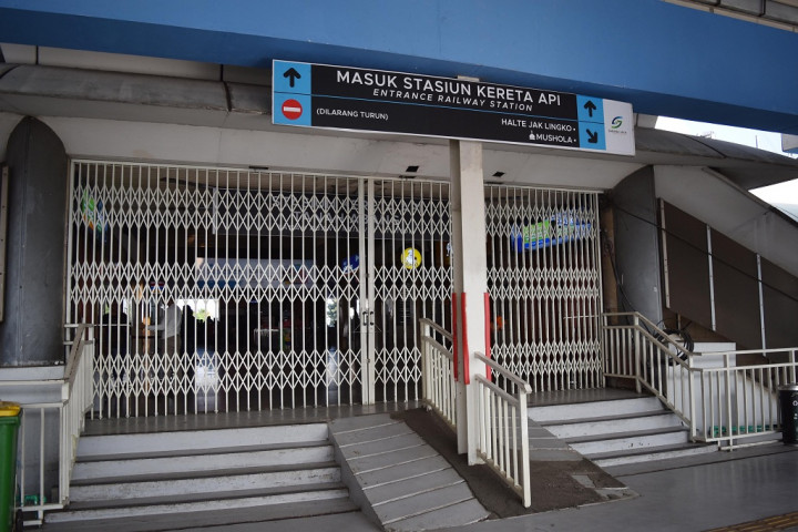 Stasiun Palmerah dan Tanah Abang Ditutup
