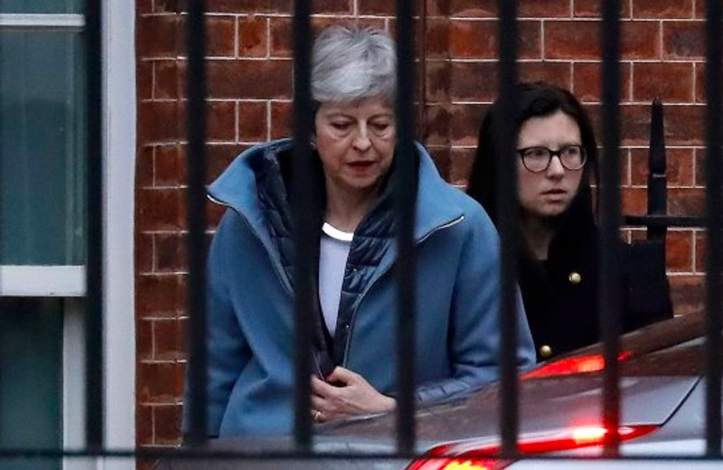 Perdana Menteri Inggris Theresa May terus berupaya meloloskan kesepakatan Brexit. (Foto: AFP).