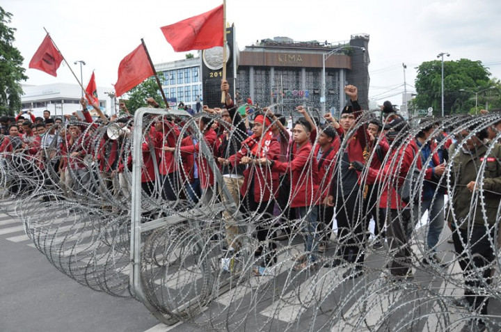 Kantor Bawaslu Sumut Ikut Didemo