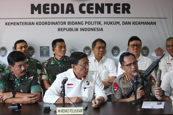 Polri Sita Senapan Serbu M4 Milik Perusuh