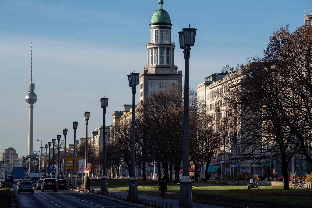 Monumen Karl-Marx Allee di Jerman, AFP/ John Macdougall.