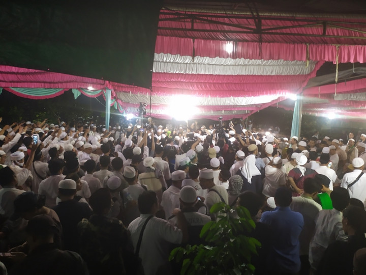 Jenazah Arifin Ilham Diantar Ribuan Pelayat