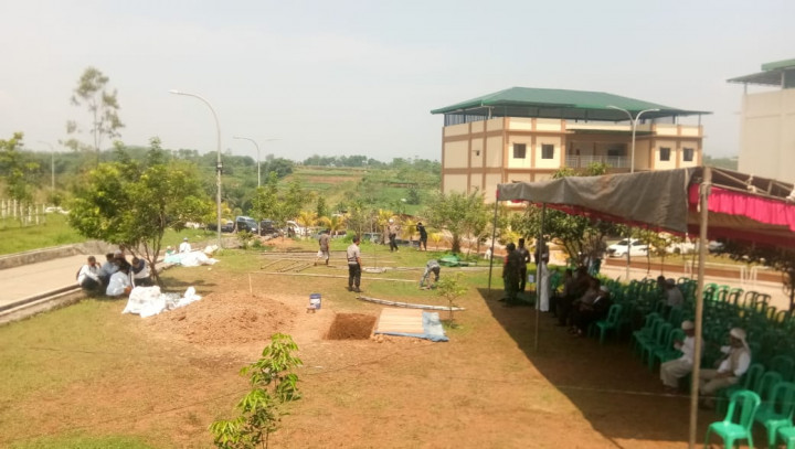 Ponpes Az-Zikra Peristirahatan Terakhir Arifin Ilham