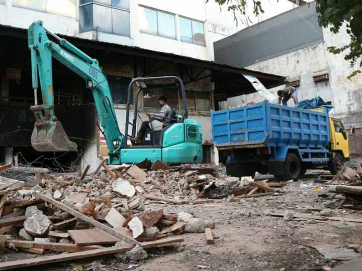 Relokasi Pedagang Pasar Kosambi Tunggu Pembersihan Puing