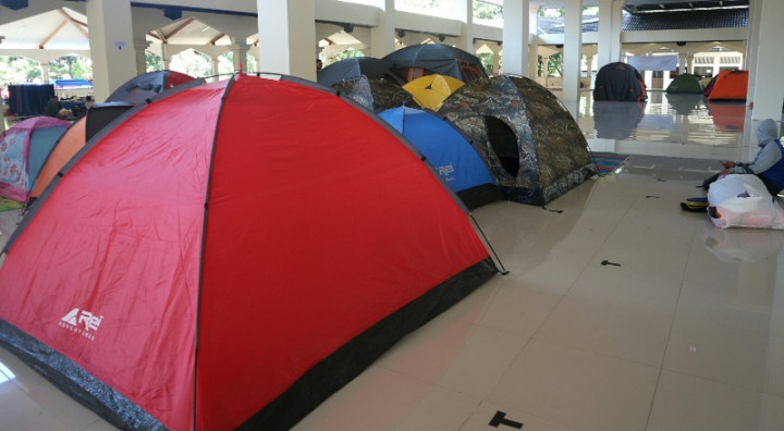Warga Gelar Tenda di Masjid Raya Habiburrahman Menjelang Iktikaf