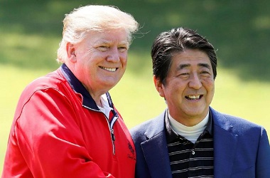 Trump Memulai Kunjungan di Jepang dengan Bermain Golf
