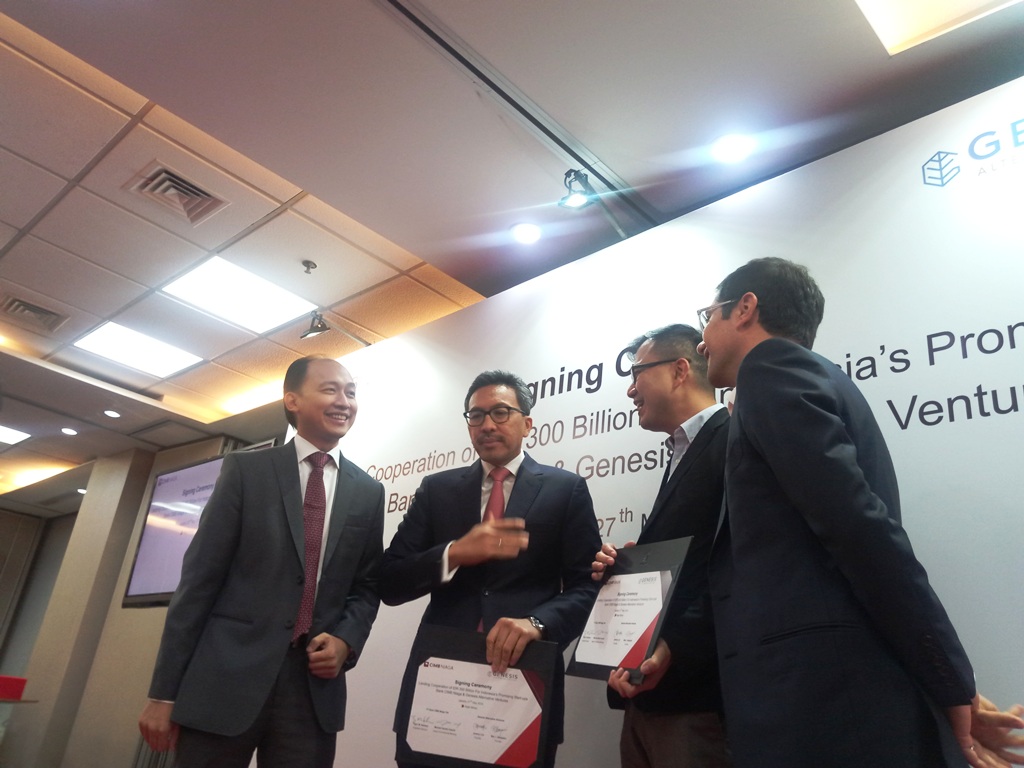 Presiden Direktur CIMB Niaga Tigor M Siahaan (kedua dari kiri). (FOTO: Medcom.id/Nia Deviyana)