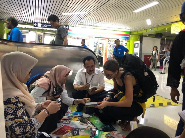 Kemendikbud Bagi-bagi Buku Gratis ke Pemudik