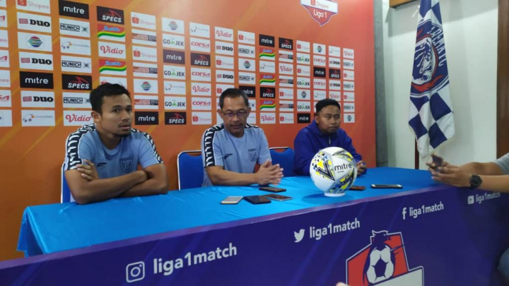 Aji Santoso: Wasit Merugikan Persela