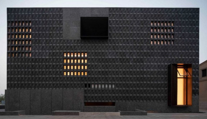 Aranya Art Center, Galeri Seni Berbahan Beton