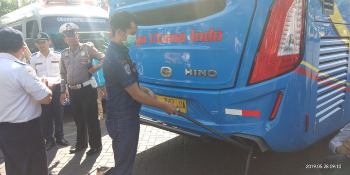 Awak Bus di Terminal Purabaya Jalani Tes Kesehatan