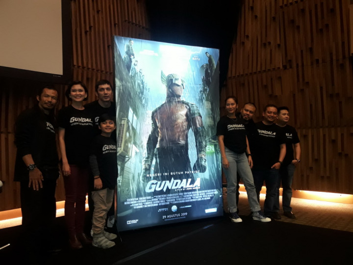 Rio Dewanto dan Ario Bayu Muncul di Poster Terbaru Film Gundala