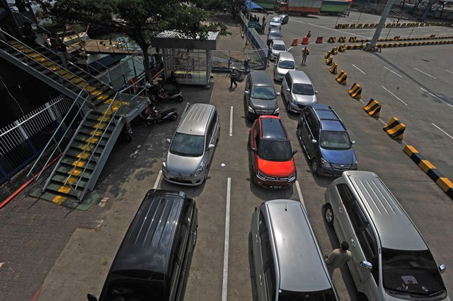 Pelabuhan Merak Mulai Dipadati Pemudik