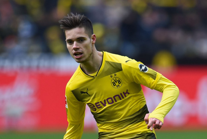 Thomas Tuchel Inginkan Julian Weigl di PSG